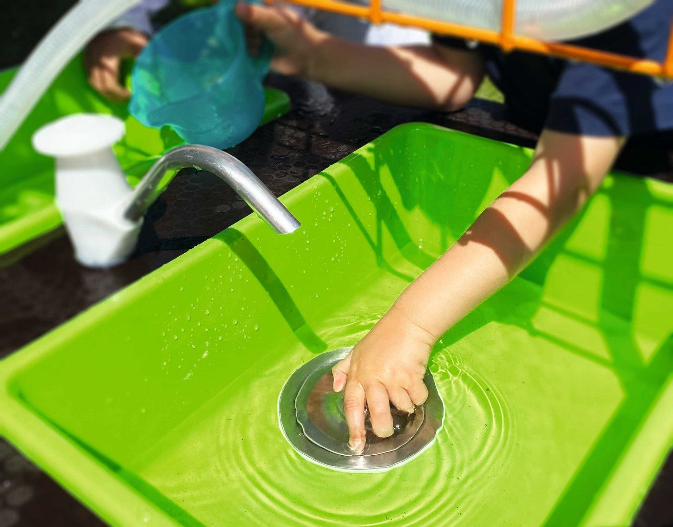 TAVOLO ACQUA E SABBIA