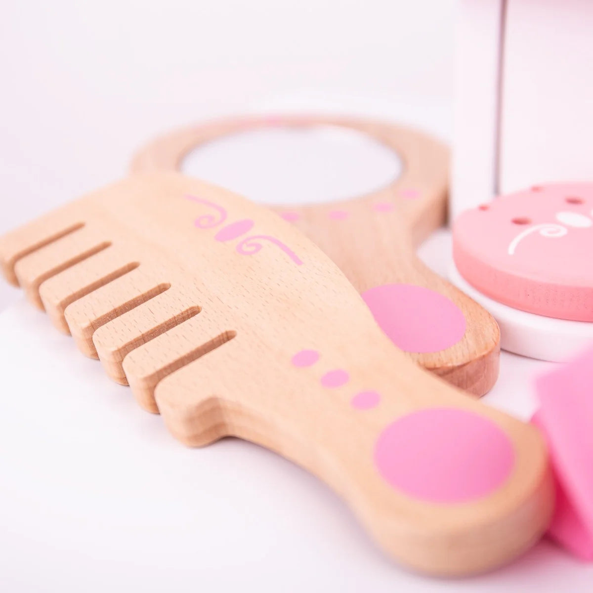 BEAUTY CASE CON ACCESSORI IN LEGNO