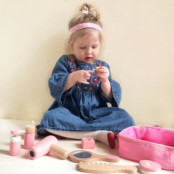 Beauty Case Con Accessori In Legno