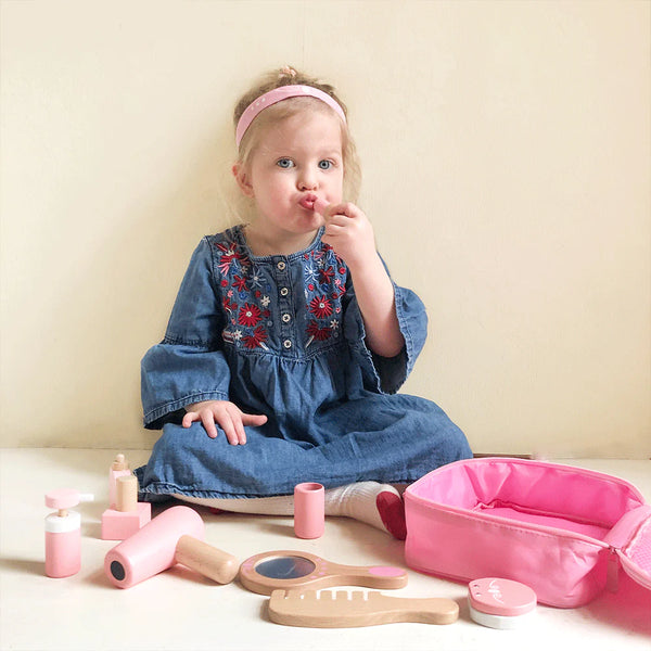 Beauty Case Con Accessori In Legno