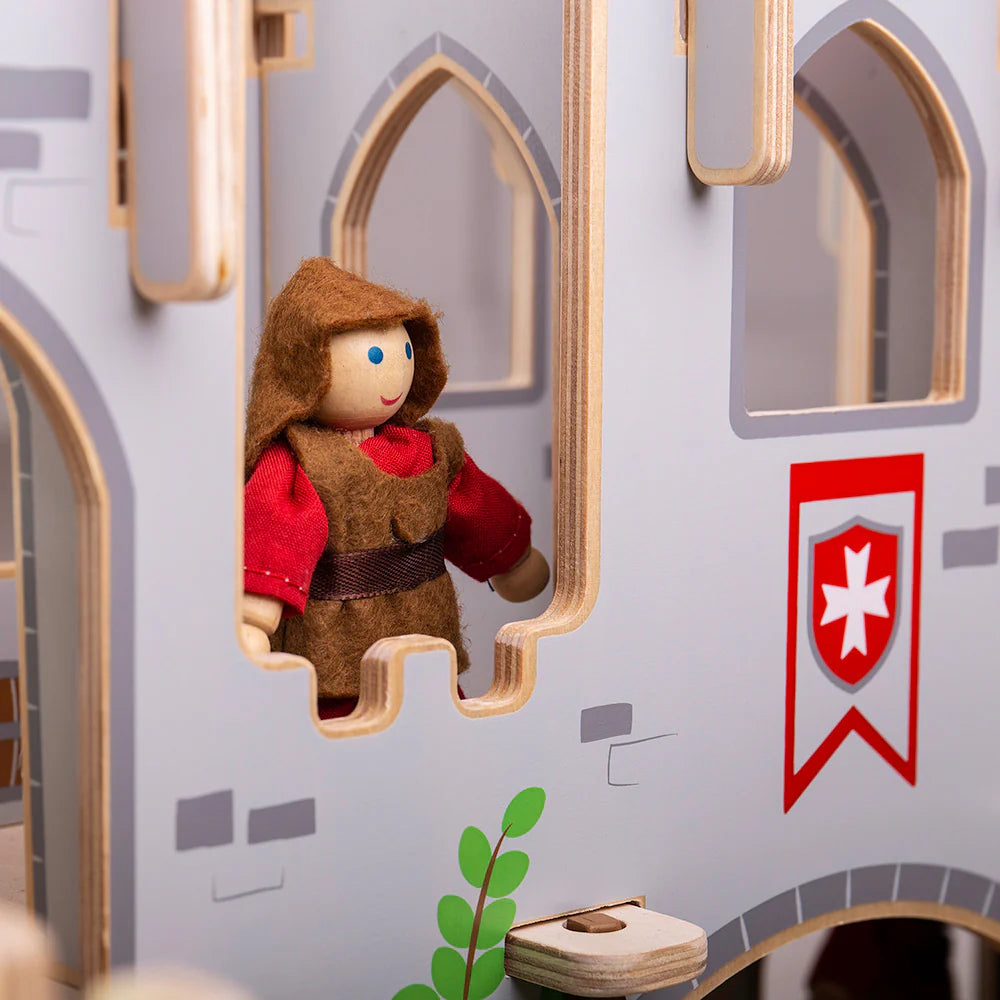 CASTELLO GIGANTE DI RE ARTÙ IN LEGNO