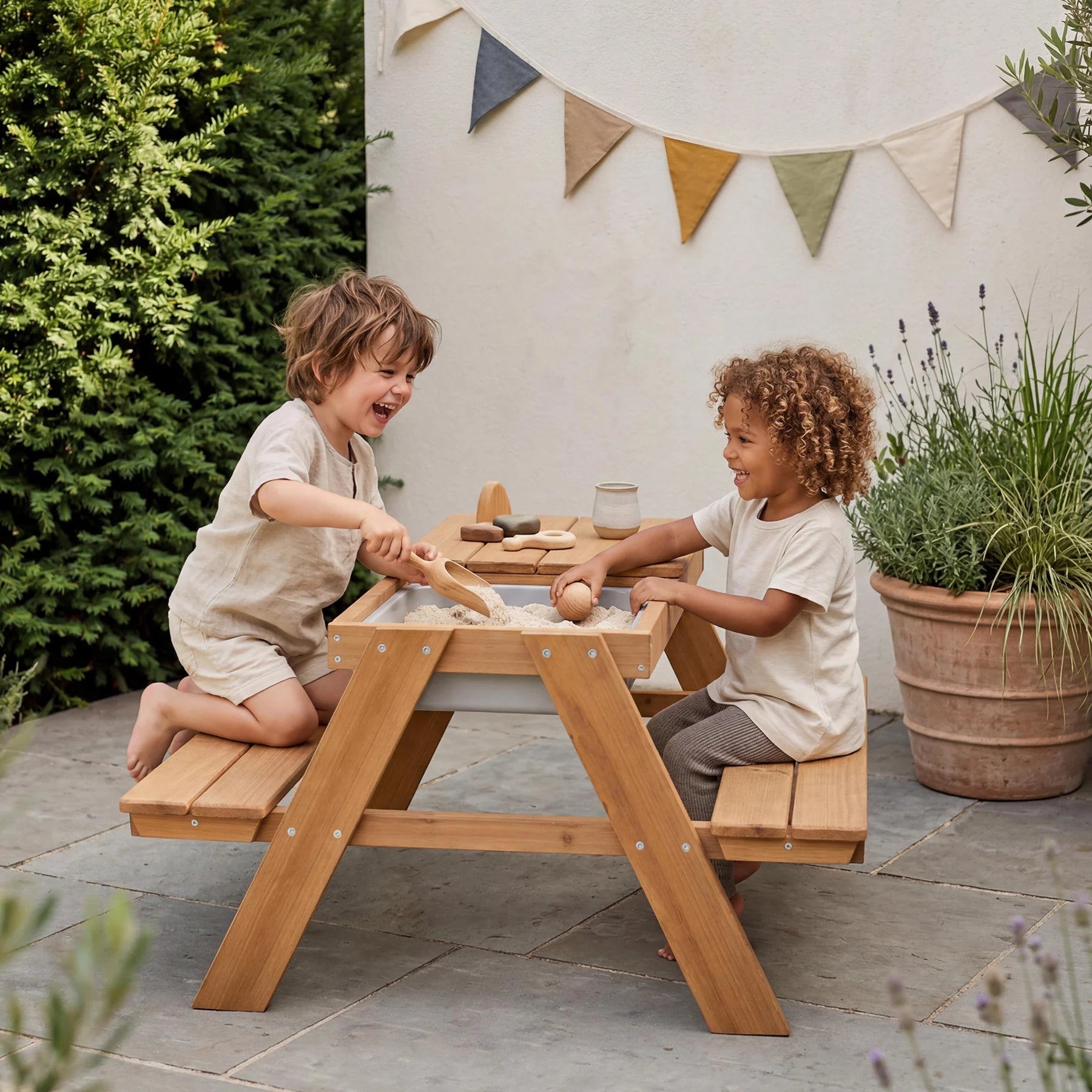 Tavolo Picnic Con Vasche E Panche
